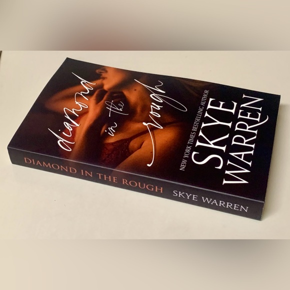 Bookworm Limited Edition DIAMOND IN THE ROUGH Signed by Skye Warren - Picture 3 of 13